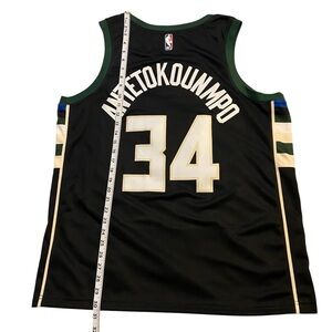 Nike Giannis Antetokounmpo black Milwaukee Bucks jersey- XL-great condition! B28